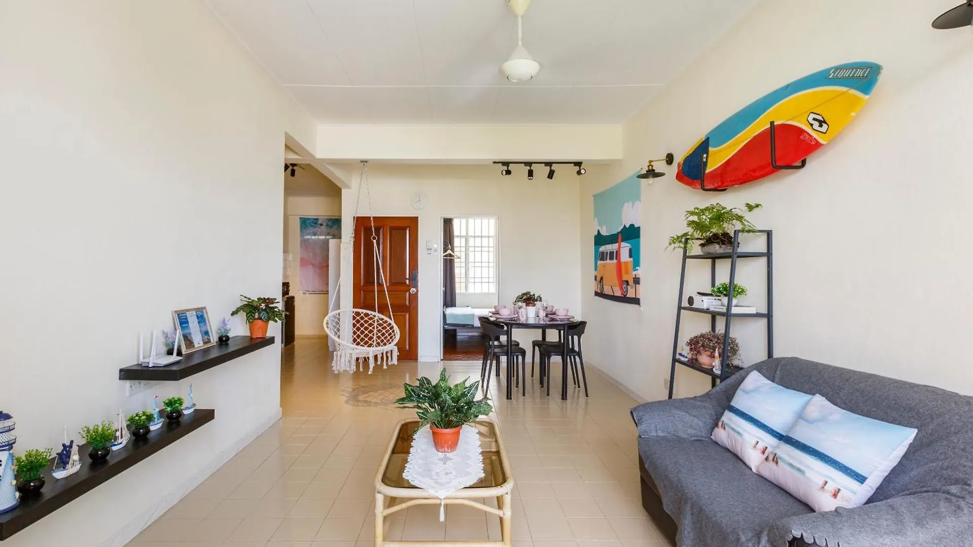 Apartmán Ee'S Surfer'S House - Seaview, 3 Min Walk To Beach Batu Feringgi