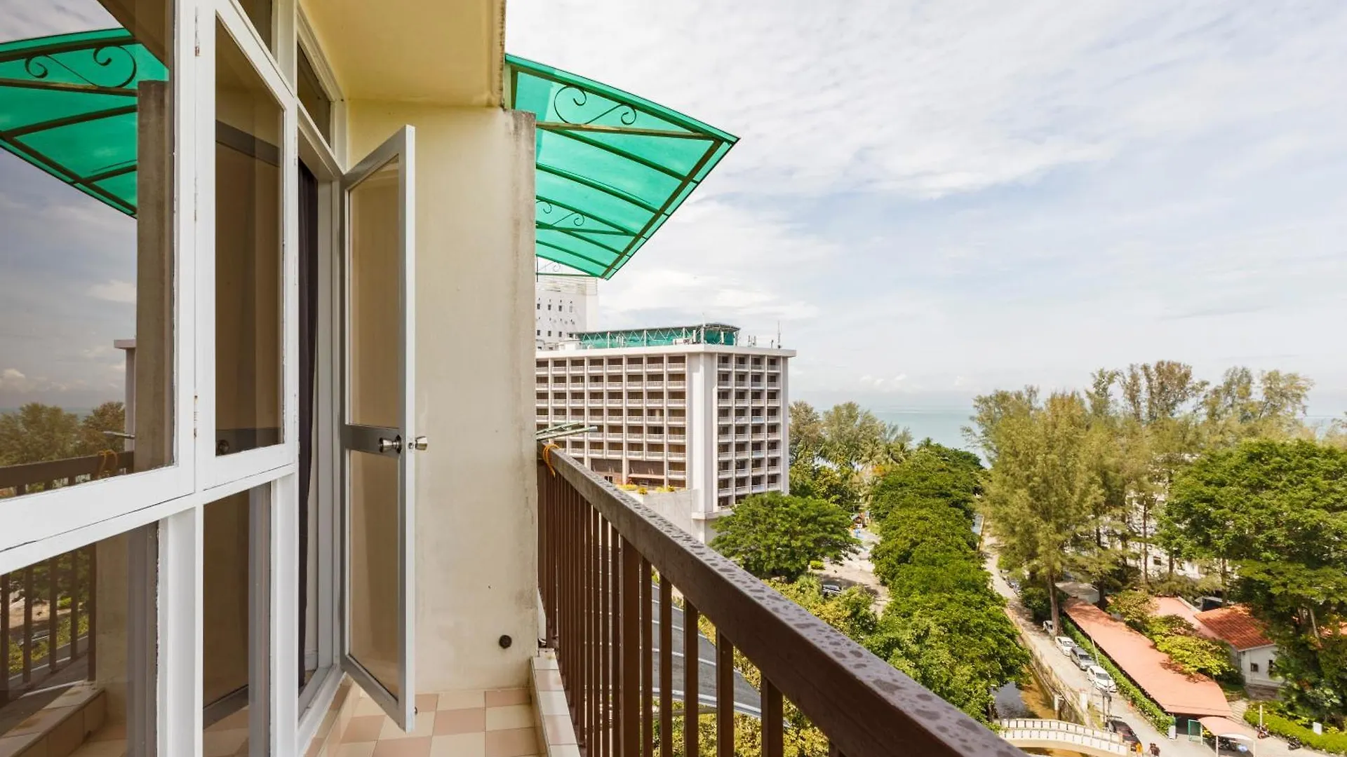Ee'S Surfer'S House - Seaview, 3 Min Walk To Beach Бату-Ферринги Апартаменты