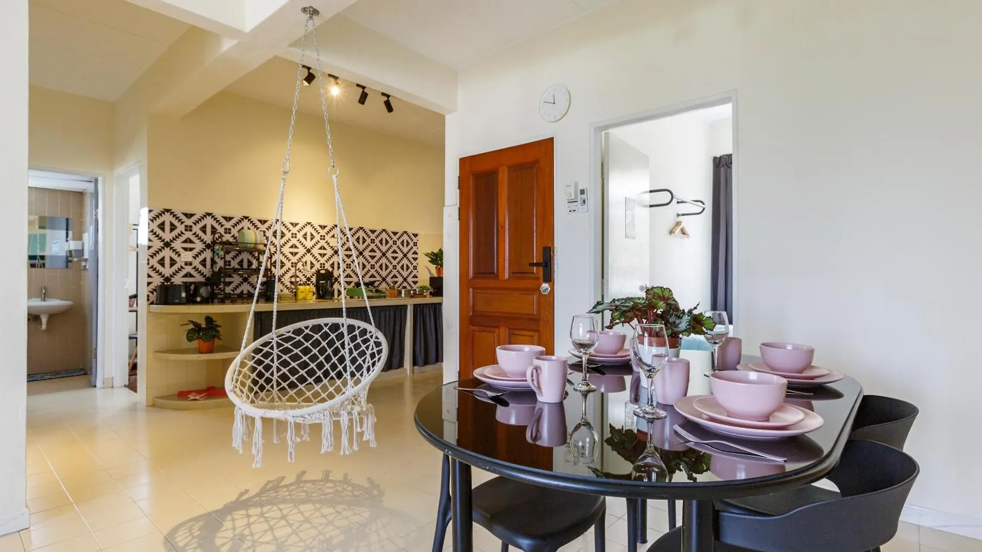 Апартаменты Ee'S Surfer'S House - Seaview, 3 Min Walk To Beach Бату-Ферринги