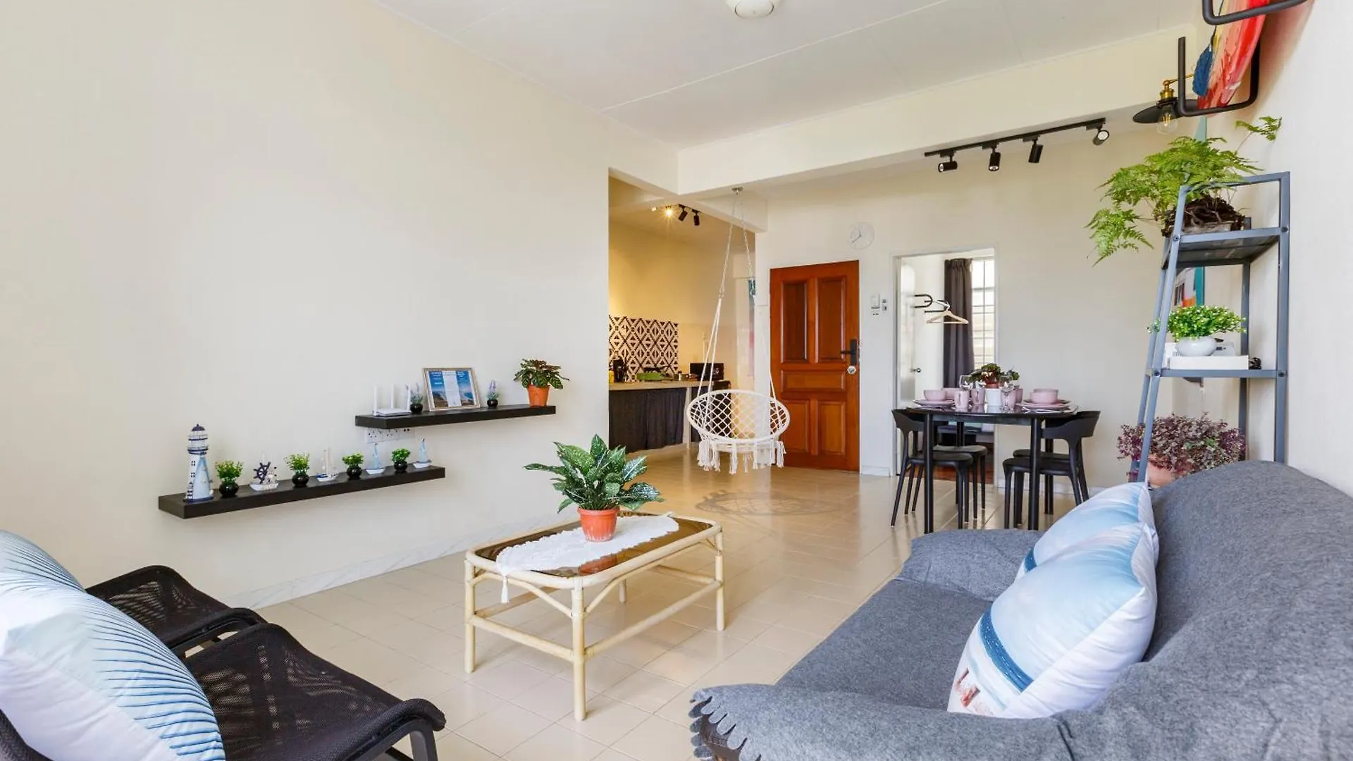 Ee'S Surfer'S House - Seaview, 3 Min Walk To Beach Бату-Ферринги Апартаменты